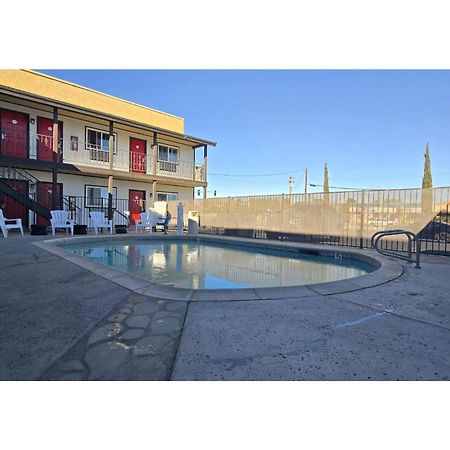 Hotel Avenida Victorville I 15 Exteriör bild