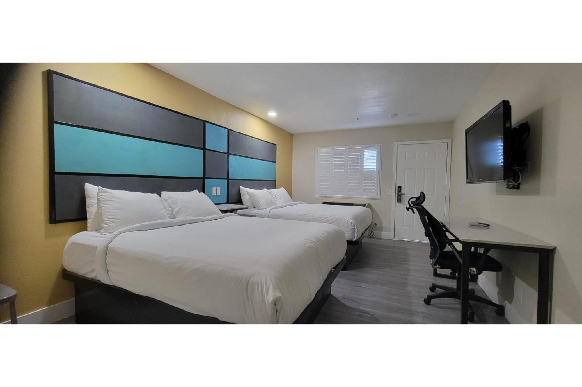 Hotel Avenida Victorville I 15 Exteriör bild
