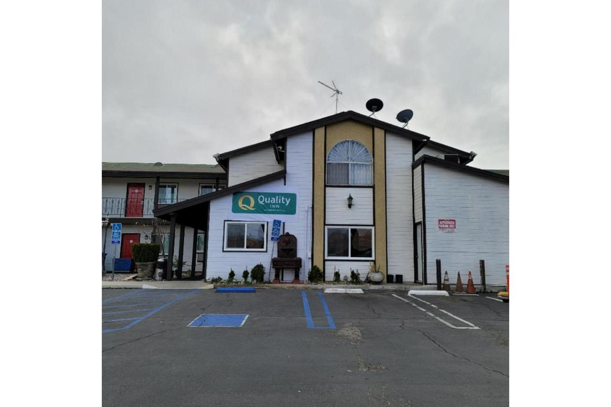 Hotel Avenida Victorville I 15 Exteriör bild